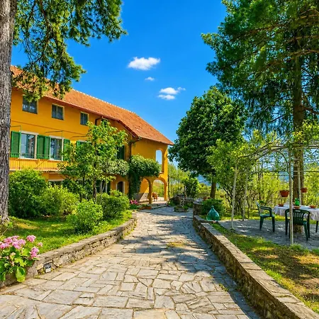 Villa I Tre Archi For 6 With Private Garden - Happy Rentals ヴィラ *